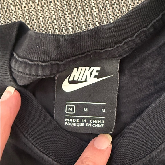 Nike top - Picture 2 of 3